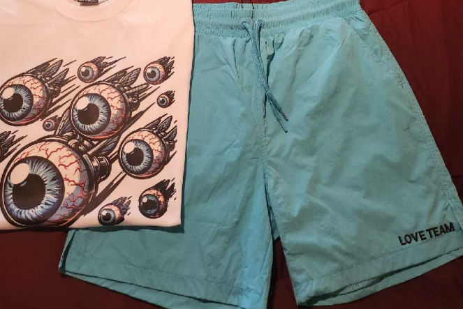 Alien Eyes T-Shirt an Love Team Short Set